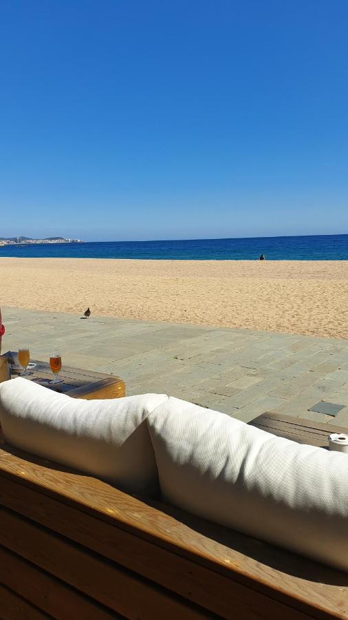 Les Vagues Au Balcon Apartment Empuriabrava Exterior photo